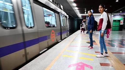 The app will also introduce digital lockers, where goods ordered through the app can be deposited and collected by buyers. The facility will initially come up at 50 major stations. (HT Archive)
