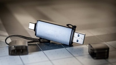 These pen drives are portable storage devices and very useful. (Pexels)