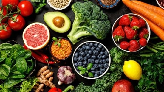 Fruits and vegetables are powerhouses of nutrients. When consumed in raw form, vegetables provide more nutrients to the body.&nbsp;(Unsplash)