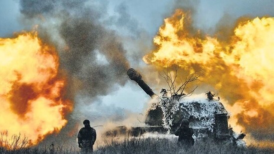 A self-propelled artillery vehicle fires on the frontline, Donetsk region, Ukraine. (HT_PRINT)