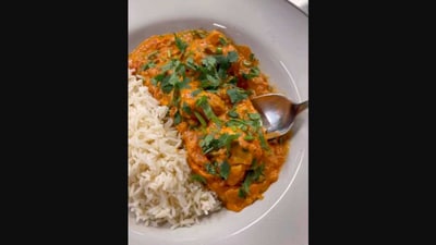 Gordon Ramsay's butter chicken video prompted people to post various comments. (Instagram/@gordongram)