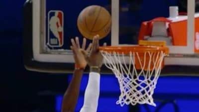 LeBron's finger got injured in first half of NBA All-Star Sunday Game in Vivint Arena, Utah. LeBron's finger got injured in first half of NBA All-Star Sunday Game in Vivint Arena, Utah.