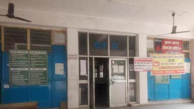 RT-PCR sample collection at Ludhiana civil hospital remained suspended for a second day. (HT File) RT-PCR sample collection at Ludhiana civil hospital remained suspended for a second day. (HT File)