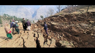 Ramban authorities request for experts to ascertain reason for landslide (ANI Photo) Ramban authorities request for experts to ascertain reason for landslide (ANI Photo)