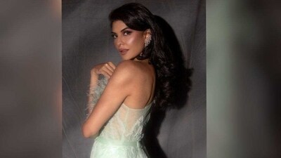 Finally, Jacqueline left her gorgeous hair open, parting it on the side and styling it in soft, flowing waves that perfectly complemented her overall look. Her hair added to her goddess-like appearance, rounding off her stunning ensemble. (Instagram/@jacquelinef143) Finally, Jacqueline left her gorgeous hair open, parting it on the side and styling it in soft, flowing waves that perfectly complemented her overall look. Her hair added to her goddess-like appearance, rounding off her stunning ensemble. (Instagram/@jacquelinef143)