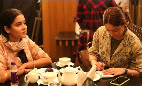 Honeyy Jaiin and Yami Gautam on the sets of Lost.
