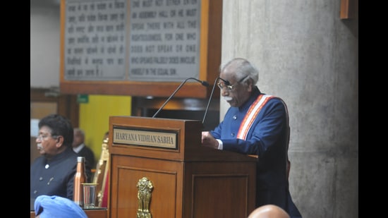 Haryana governor Bandaru Dattatreya on Monday informed the Vidhan Sabha that the Manohar Lal Khattar government intends to expand the scope of Parivar Pehchan Patra (PPP) by linking this e-governance initiative with government schemes and databases to promote “paperless” and “faceless” delivery of services to citizens. (HT Photo)