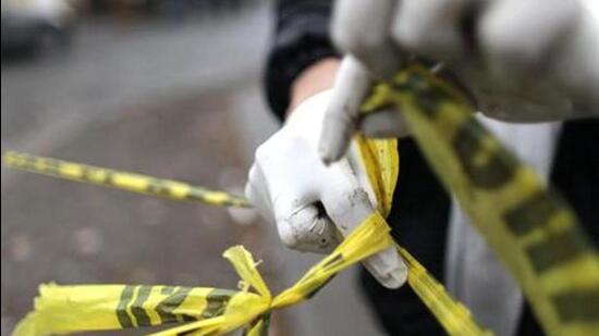 Witnesses told the police that the two men who pulled the trigger covered their faces and fired about six shots.