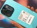 The phone is sold in 2 variants The phone is sold in 2 variants