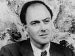 Dahl passed away in 1990. Dahl passed away in 1990.