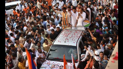 Aaditya Thackeray and Ajit Pawar at a roadshow in Thergaon on Tuesday for MVA candidate. (HT PHOTO) Aaditya Thackeray and Ajit Pawar at a roadshow in Thergaon on Tuesday for MVA candidate. (HT PHOTO)
