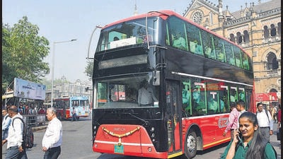 Mumbai, India - February 21, 2023: Commuters board the India's first-ever electric AC double decker bus operating from CSMT to NCPA via Churchgate, in Mumbai, India, on Tuesday, February 21, 2023. (Photo by Bhushan Koyande/HT Photo) (HT PHOTO) Mumbai, India - February 21, 2023: Commuters board the India's first-ever electric AC double decker bus operating from CSMT to NCPA via Churchgate, in Mumbai, India, on Tuesday, February 21, 2023. (Photo by Bhushan Koyande/HT Photo) (HT PHOTO)