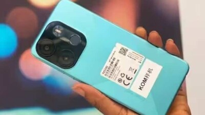 The phone is sold in 2 variants The phone is sold in 2 variants