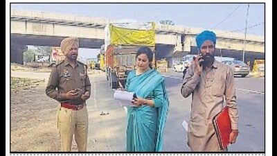 RTA secretary Poonam Preet Kaur during inspection of vehicles in Ludhiana on Tuesday. (HT Photo) RTA secretary Poonam Preet Kaur during inspection of vehicles in Ludhiana on Tuesday. (HT Photo)
