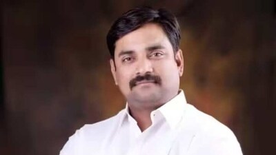 Sanjay Raut alleged that Shrikant Shinde assigned gangster Raja Thakur to attack him. Sanjay Raut alleged that Shrikant Shinde assigned gangster Raja Thakur to attack him.