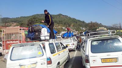 Vehicles stuck in a traffic jam on the Jammu-Srinagar national highway in Udhampur on Tuesday. (ANI) Vehicles stuck in a traffic jam on the Jammu-Srinagar national highway in Udhampur on Tuesday. (ANI)