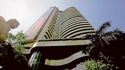 Sensex soars 381 points to end session at 60,059 points; Nifty closes day at 17,895 points (HT_PRINT) Sensex soars 381 points to end session at 60,059 points; Nifty closes day at 17,895 points (HT_PRINT)