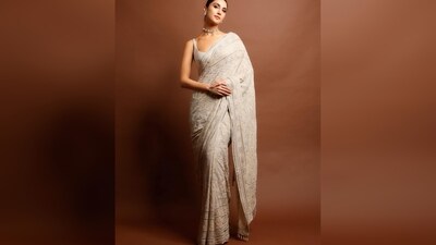 Vaani Kapoor's earlier donned a gorgeous saree by ace Indian designer Tarun Tahiliani known for his intricate detailings in contemporary Indian wear. (Instagram/@_vaanikapoor_) Vaani Kapoor's earlier donned a gorgeous saree by ace Indian designer Tarun Tahiliani known for his intricate detailings in contemporary Indian wear. (Instagram/@_vaanikapoor_)