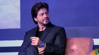 Shah Rukh Khan gave a witty reply to a fan who asked him to crack a joke. (AP Photo/Rajanish Kakade) Shah Rukh Khan gave a witty reply to a fan who asked him to crack a joke. (AP Photo/Rajanish Kakade)