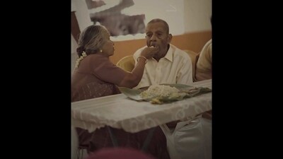 The image, taken from the viral video, captures an elderly woman feeding her husband. (Instagram/aba_zeons) The image, taken from the viral video, captures an elderly woman feeding her husband. (Instagram/aba_zeons)