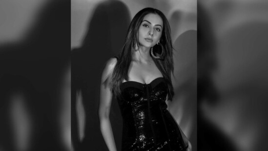 Sharing a series of images of herself on her Instagram handle, Rakul Preet captioned her post, "Black and bling."(Instagram/@rakulpreet)