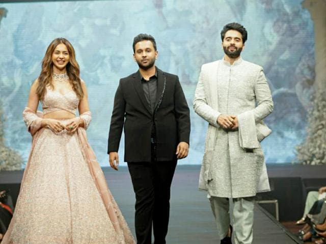 (L-R) Actor Rakul Preet Singh, designer Varun Chakkilam, Producer Jackky Bhagnani (L-R) Actor Rakul Preet Singh, designer Varun Chakkilam, Producer Jackky Bhagnani