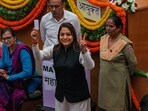 AAP Mayor candidate Shelly Oberoi flashes victory sign after casting her vote during the election of Mayor and Deputy Mayor of MCD. AAP Mayor candidate Shelly Oberoi flashes victory sign after casting her vote during the election of Mayor and Deputy Mayor of MCD.