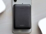 Wireless power banks are an effective as well as hassle-free way to keep your devices charged at all times.