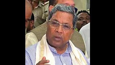 According to the police, an argument broke out between the victim Akash (28) and the accused, Dinesh, Yogesh, and a few others, on February 19 at Malligenahalli Camp of Bhadravathi taluk on who should be the next chief minister between Congress leader Siddaramaiah and JD(S) leader Kumaraswamy. According to the police, an argument broke out between the victim Akash (28) and the accused, Dinesh, Yogesh, and a few others, on February 19 at Malligenahalli Camp of Bhadravathi taluk on who should be the next chief minister between Congress leader Siddaramaiah and JD(S) leader Kumaraswamy.