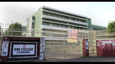 Besides assigning the charge of officiating principal to the senior-most teacher, PU also asked DAV College to issue advertisement for the regular post of principal. (HT File Photo)