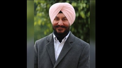 Former chairperson of Khemkaran market committee Amritbir Singh who was held for embezzlement of  ₹55 lakh in connivance with a patwari and another private person. (HT File)