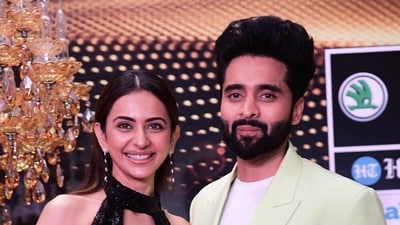 Rakul Preet Singh (L) and Jackky Bhagnani at HT India's Most Stylish Awards 2022 ceremony in Mumbai. July 15, 2022. (Photo by SUJIT JAISWAL / AFP). Rakul Preet Singh (L) and Jackky Bhagnani at HT India's Most Stylish Awards 2022 ceremony in Mumbai. July 15, 2022. (Photo by SUJIT JAISWAL / AFP).