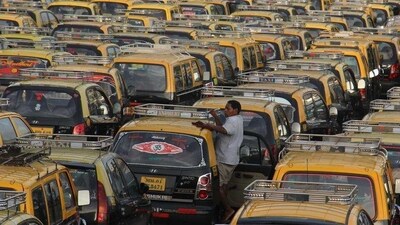 Taxi unions have also asked all drivers to complete the calibration at the earliest. “We have shared information that tariff cards will not be permissible with all drivers associated with the union,” said AL Quadros, general secretary, Mumbai Taximen’s Union. (HT PHOTO) (HT_PRINT)