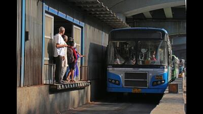 The PMPML buses are divided into two categories, those owned by the PMPML itself and contract (rental) buses. (RAVINDRA JOSHI/ HT) The PMPML buses are divided into two categories, those owned by the PMPML itself and contract (rental) buses. (RAVINDRA JOSHI/ HT)