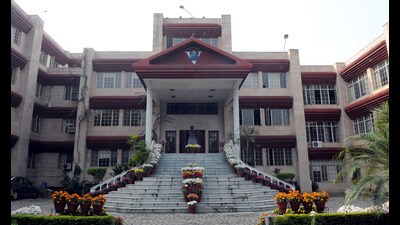 The case against the Kerala-based firm was booked after Vivek High School chairman HS Mamik moved court in the wake of police not lodging an FIR, terming it a civil dispute. (HT File Photo)