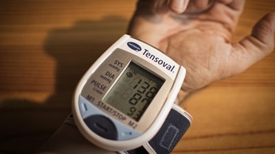 Control your blood pressure and cholesterol levels: High blood pressure and high cholesterol are major risk factors for heart disease. Monitor your blood pressure and cholesterol levels, and follow your healthcare provider's recommendations for keeping them under control. (Pixabay) Control your blood pressure and cholesterol levels: High blood pressure and high cholesterol are major risk factors for heart disease. Monitor your blood pressure and cholesterol levels, and follow your healthcare provider's recommendations for keeping them under control. (Pixabay)