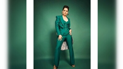 Kanga Ranaut had styled her pantsuit with hoop earrings and open-toe stilettoes. (Instagram/@helenanthonyofficial) Kanga Ranaut had styled her pantsuit with hoop earrings and open-toe stilettoes. (Instagram/@helenanthonyofficial)