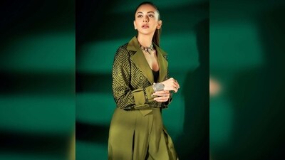 Rakul Preet donned an olive green co-ord set that comes with a jacket and trousers. (Instagram/@rakulpreet) Rakul Preet donned an olive green co-ord set that comes with a jacket and trousers. (Instagram/@rakulpreet)