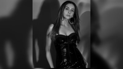 Sharing a series of images of herself on her Instagram handle, Rakul Preet captioned her post, "Black and bling." (Instagram/@rakulpreet) Sharing a series of images of herself on her Instagram handle, Rakul Preet captioned her post, "Black and bling." (Instagram/@rakulpreet)