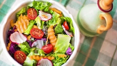 Maintain a healthy diet: Eat a heart-healthy diet that's low in saturated and trans fats, salt, and added sugars. Focus on eating fruits, vegetables, whole grains, lean proteins, and healthy fats. (Pixabay) Maintain a healthy diet: Eat a heart-healthy diet that's low in saturated and trans fats, salt, and added sugars. Focus on eating fruits, vegetables, whole grains, lean proteins, and healthy fats. (Pixabay)