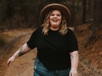 T-shirts for plus size women are available at discounted prices. 