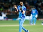 Hardik Pandya gestures to his teammates Hardik Pandya gestures to his teammates