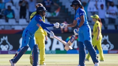 Harmanpreet Kaur slammed a half-century (52 runs off 34 balls) to restore India's chase, but her after her departure, India failed to dominate and ended up reaching 167/8 in 20 overs. (AP)