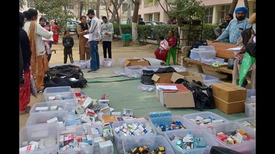 In the name of public service, NGOs were distributing medicines illegally inside Ludhiana civil hospital on Thursday. (HT Photo) In the name of public service, NGOs were distributing medicines illegally inside Ludhiana civil hospital on Thursday. (HT Photo)