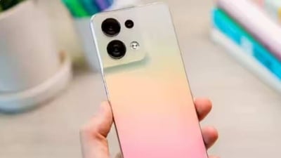 Oppo's Reno 8 5G smartphone.