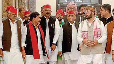 Samajwadi Party national president and leader of the Opposition Akhilesh Yadav along with SP legislators during the budget session of the Uttar Pradesh assembly in Lucknow on Thursday. (DEEPAK GUPTA/HT) Samajwadi Party national president and leader of the Opposition Akhilesh Yadav along with SP legislators during the budget session of the Uttar Pradesh assembly in Lucknow on Thursday. (DEEPAK GUPTA/HT)