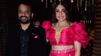 Maanvi Gagroo and Kumar Varun snapped for the first time after wedding. (Varinder Chawla) (Varinder Chawla) Maanvi Gagroo and Kumar Varun snapped for the first time after wedding. (Varinder Chawla) (Varinder Chawla)