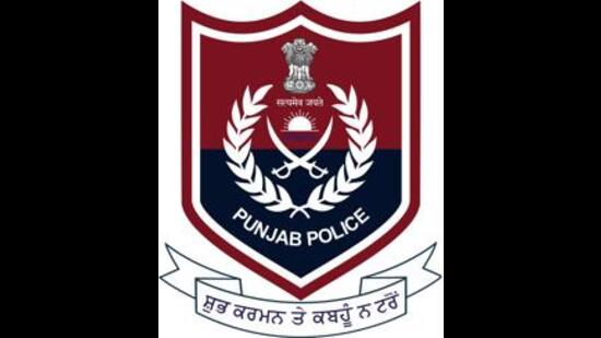 Punjab director general of police (DGP) Gaurav Yadav on Thursday assured total support to his Himachal Pradesh counterpart Sanjay Kundu to combat organised inter-state crime, including smuggling of drugs and illicit liquor via the Punjab-Himachal Pradesh border. (HT Photo/ Representational image)