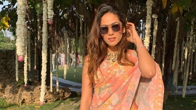 Sunglasses: Sunglasses can add a touch of glam to your traditional outfit. You can opt for sunglasses with a classic or contemporary design that complements your outfit. (Instagram/mira.kapoor) Sunglasses: Sunglasses can add a touch of glam to your traditional outfit. You can opt for sunglasses with a classic or contemporary design that complements your outfit. (Instagram/mira.kapoor)