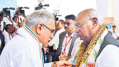 Chhattisgarh chief minister Bhupesh Baghel with Congress chief Mallikarjun Kharge in Raipur on Friday. (ANI) Chhattisgarh chief minister Bhupesh Baghel with Congress chief Mallikarjun Kharge in Raipur on Friday. (ANI)